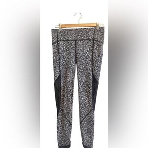 Lululemon Athletica Black and White Speckled Leggings size 8